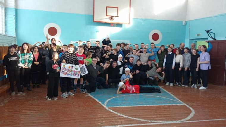 Конкурсная программа «А ну-ка, парни!».